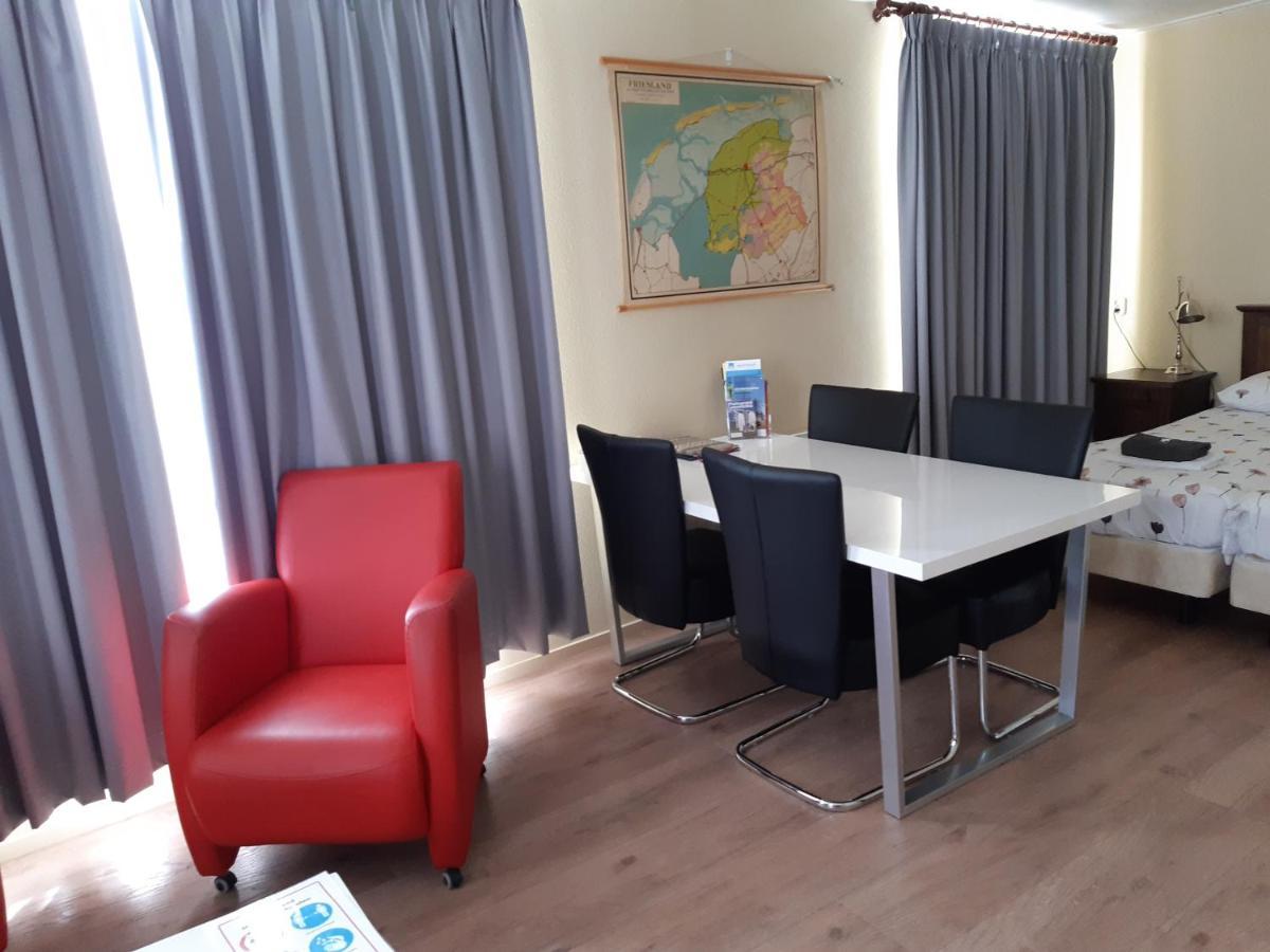 Logement 'De Witte Klok' Oude Bildtzijl Екстериор снимка