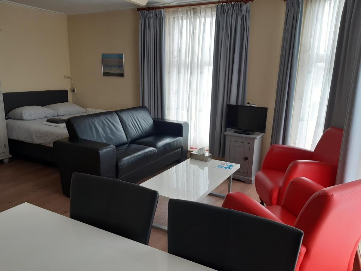 Logement 'De Witte Klok' Oude Bildtzijl Екстериор снимка